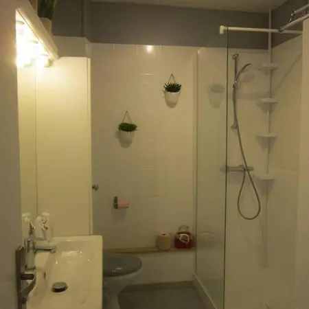 F3 A 150 M De La Avec Parking Prive Apartament
