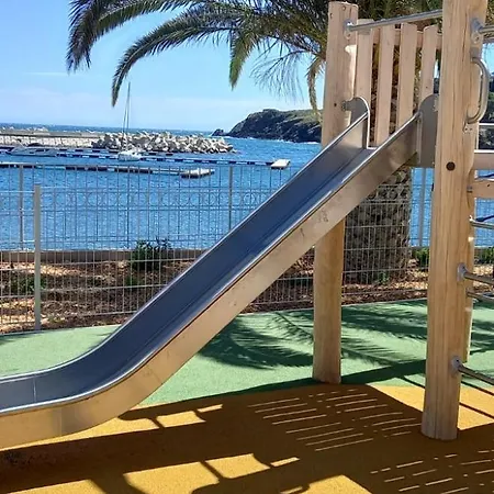 F3 A 150 M De La Avec Parking Prive Cerbère
