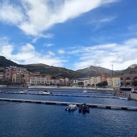 F3 A 150 M De La Avec Parking Prive